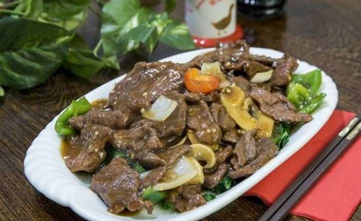 Braised Beef with Seasonal Vegetables / 時菜牛肉